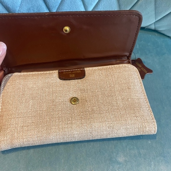 Genuine Leather trim wallet - Picture 5 of 10